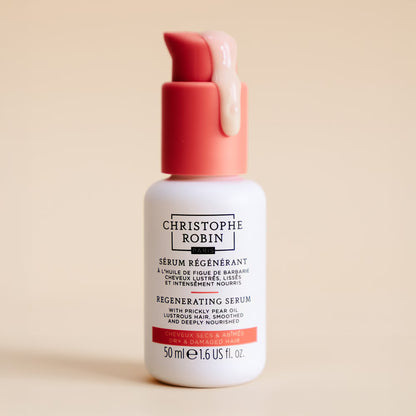 Christophe Robin 刺梨果油全效護髮精華 50ml 壓頭與輕盈精華油質地近照