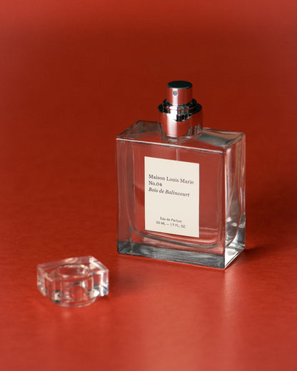 Maison Louis Marie No.04 秘徑漫遊淡香精 50ml 溫暖木質香氛日常情境照