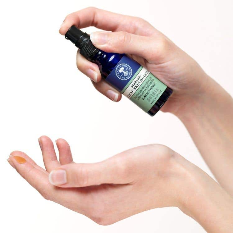 日常護膚使用 Neal's Yard Remedies 黃柏淨膚導入精華 平衡油脂與淨化肌膚