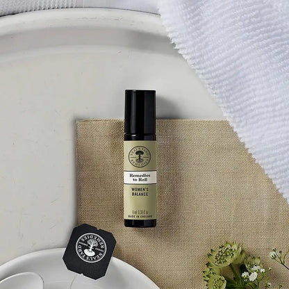 Neal's Yard Remedies 女性平衡滾珠精油 玫瑰與天竺葵花香調舒緩意境圖